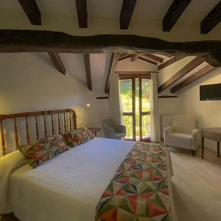 Las Espedillas Inn *