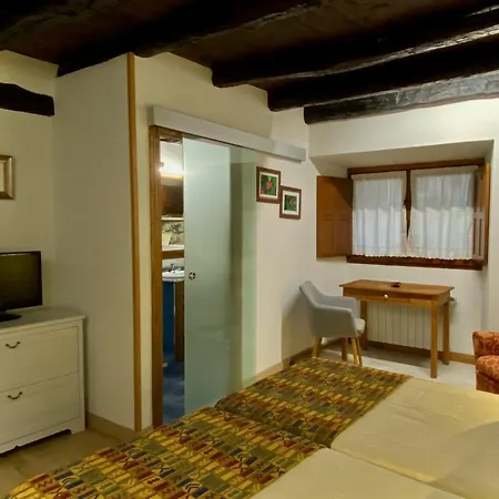 Las Espedillas Inn *
