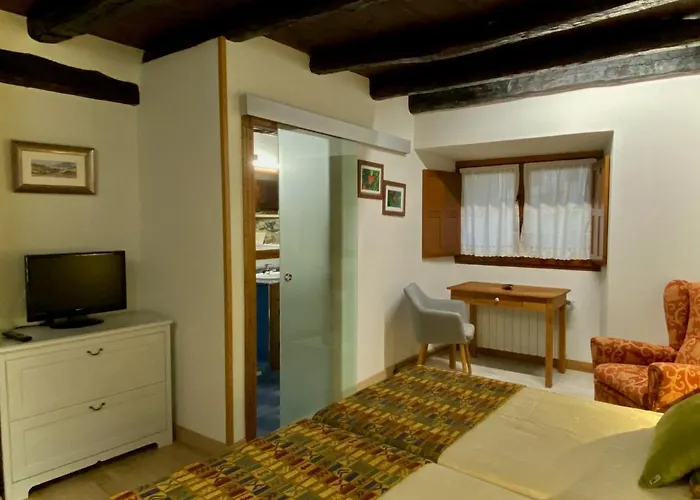 Las Espedillas Inn *